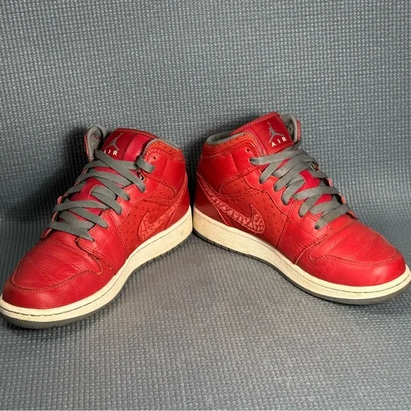 Nike Air Jordan 1 Phat ‘Varsity Red’ Sneakers Size 7Y Sz 8.5 Women - Picture 4 of 9